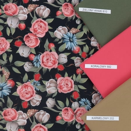 TKANINA WODOODPORNA Zielone liście z kwiatami na czarnym.jpg