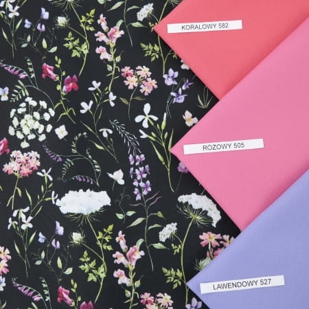 TKANINA WODOODPORNA Wiosenna łąka na czarnym.jpg