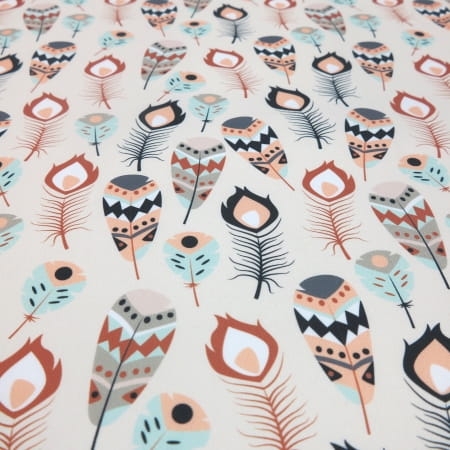 TKANINA WODOODPORNA Indiańskie pióra na beżowym.jpg