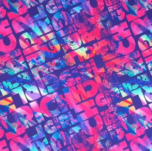 TKANINA WODOODPORNA Kolorowe napisy na fioletowym tle