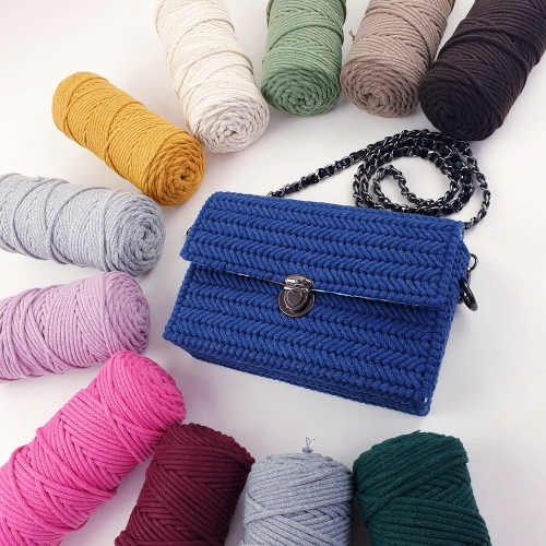 zdjęcie z torebką sznurki.jpg