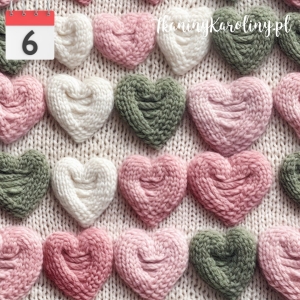 OD RĘKI WELUR TAPICERSKI DRUKOWANY Sweter serca duże