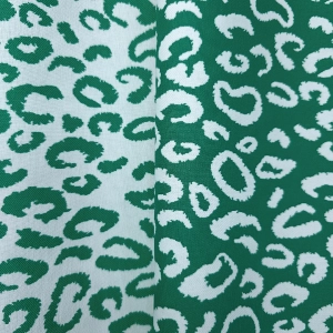 ŻAKARD WODOODPORNY Panterka zielona ciemna