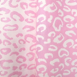 ŻAKARD WODOODPORNY Panterka różowa jasna