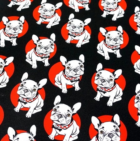 TKANINA WODOODPORNA Buldogi na czarnym [6-8]